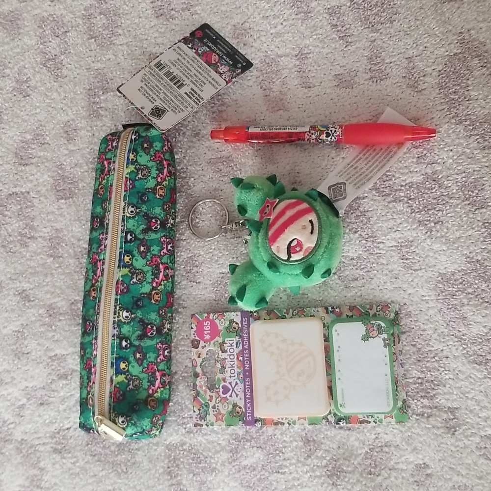 Tokidoki set back to school supplies